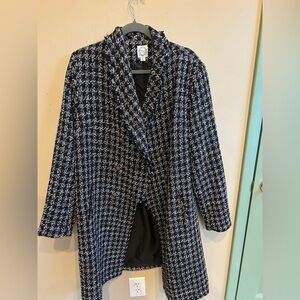Women's Black and White Tweed Houndstooth Coat